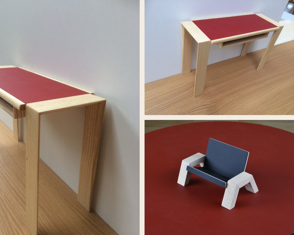 Maquette d'une console à plateau rouge, vue de bout et de trois quarts, et maquette d'un siège